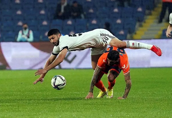 Kartal’ın son haftalardaki futbolu tartışılıyor! Son 4 maçta 1 kez galip geldi kötü sinyaller verdi-7