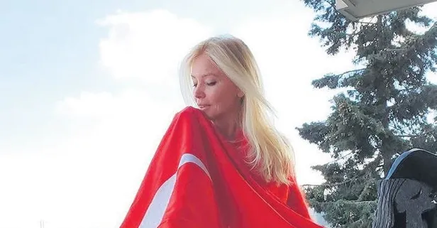 Siren Ertan Kayalar 23 Nisan için astığı bayrağımızı kaldırmaya kıyamadı