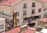 Ankara Çankaya'da istinat duvarı yıkılan binada yıkım çalışmaları başladı