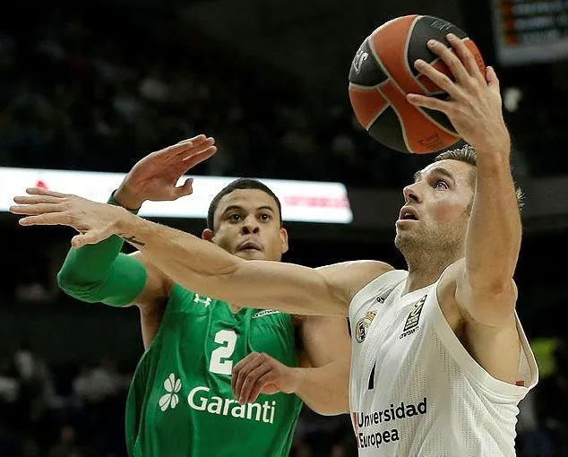 Darüşşafaka direnemedi!