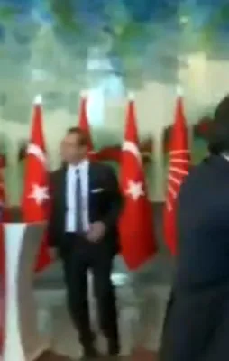 CHP'li Tezcan canlı yayında topukladı! CHP'de sular durulmuyor