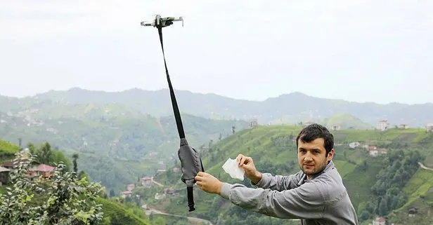 Rize’de bir köy muhtarı drone ile maske dağıttı