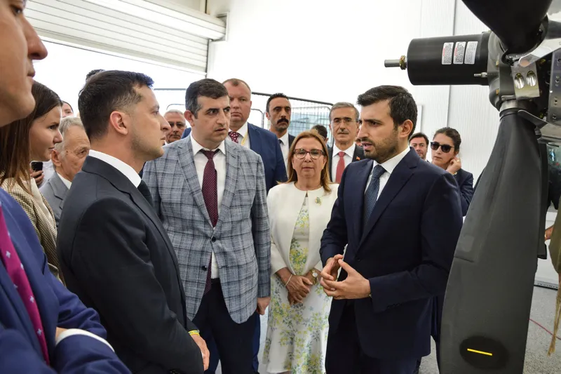 Ukrayna Cumhurbaşkanı Vladimir Zelenskiy'den Baykar tesisine ziyaret - 6
