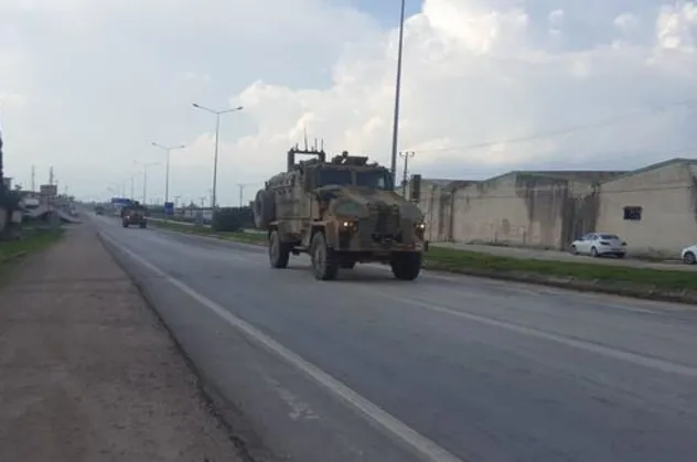 Reyhanlı'da sınıra askeri araç sevkiyatı