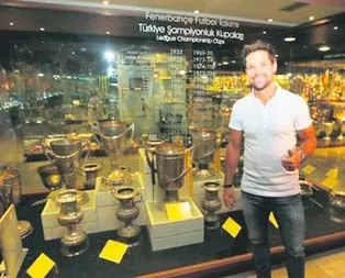 Tribunleri henüz dolu göremedim!