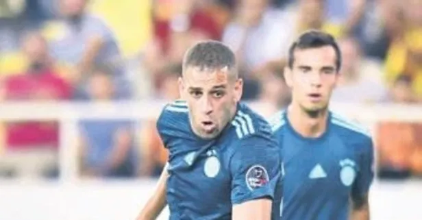 Fener Taraftarindan Slimani Ye Tam Destek Takvim