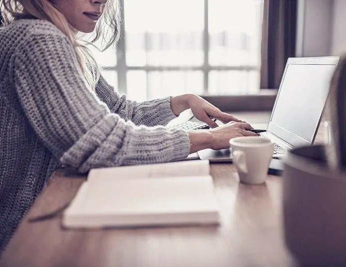 Rakip firmaya geçmek suç değil