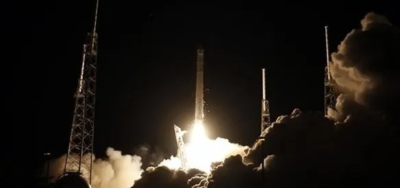 Hindistan, ülkenin güneyindeki Sriharikota'daki Satish Dhawan Uzay Merkezi'nden Mars'a gidecek insansız uzay aracını fırlattı