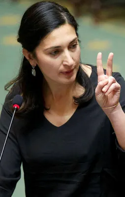 PKK destekçisi Belçikalı Bakan Zuhal Demir'den başörtüsü yasağına destek!