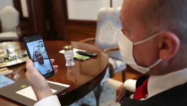 son-dakika-baskan-erdogan-viyanadaki-saldirida-avusturyalilari-kurtaran-recep-tayyip-gultekin-ve-mikail-ozen-ile-gorustu-1604417926716.jpg Son dakika: Başkan Erdoğan Viyana'daki saldırıda Avusturyalıları kurtaran Recep Tayyip Gültekin ve Mikail Özen ile görüştü-4