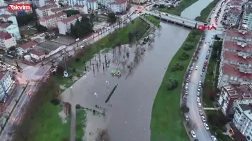 Çanakkale'de korkutan görüntü: Sarıçay taştı!