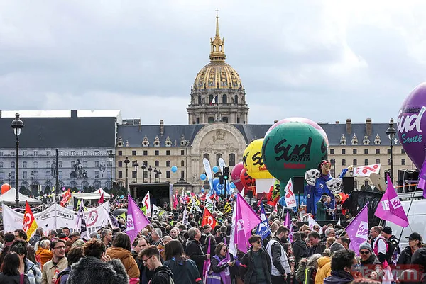 Fransa'da tansiyon yüksek: Sokaklar yine karıştı | Polisler de gösterilere katıldı: Mahkemeler devrede! - 8