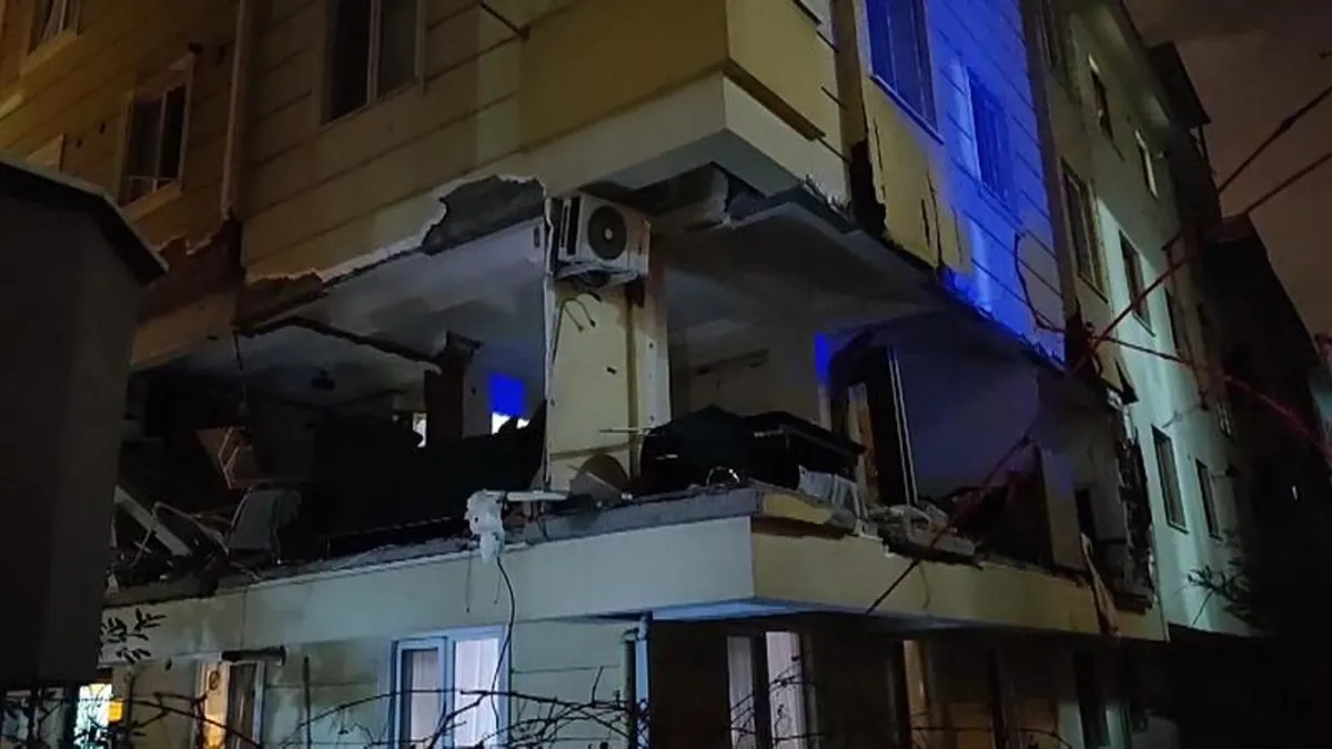 Ümraniye'de gece saatlerinde patlama! Evin duvarları yıkıldı