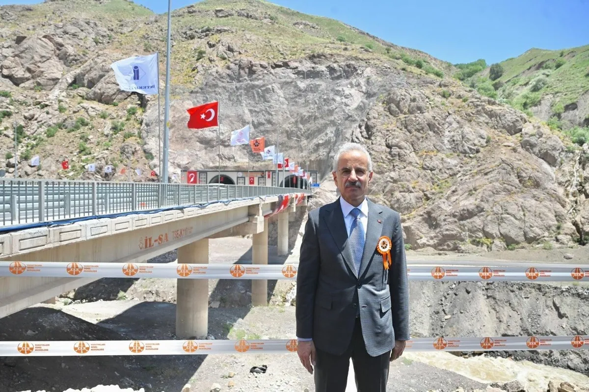 Hakkari’de Terörsüz Türkiye" yatırımları: Yeni köprüler hizmete açıldı-7