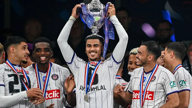 Trabzonspor kanatlanacak! Transferde sürpriz hamle: Yıldız isim yolcu - 15