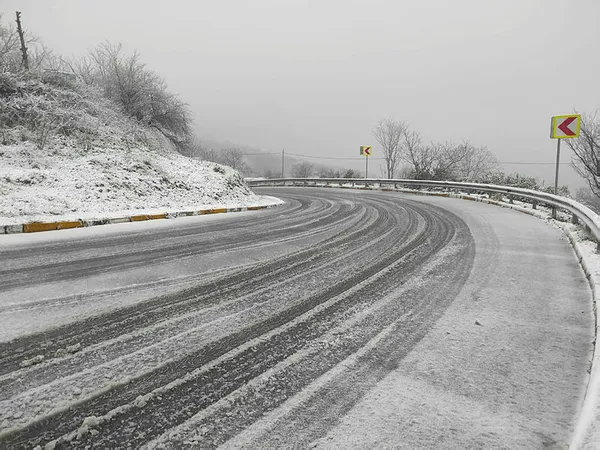 hava-durumu-kar-yagisi-ne-zamana-kadar-surecek-istanbulda-kar-devam-edecek-mi-17-ocak-2021-pazar-1610855244262.jpg HAVA DURUMU | Kar yağışı ne zamana kadar sürecek? İstanbul'da kar devam edecek mi? 17 Ocak 2021 Pazar-2