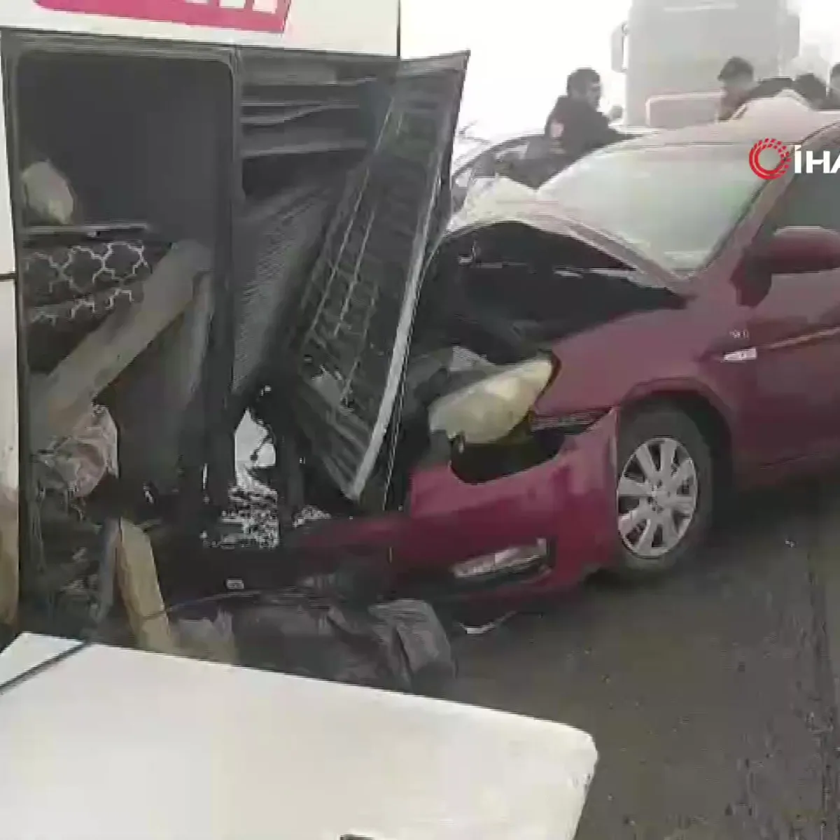 Sivas’ta zincirleme kaza: Yaralılar var!