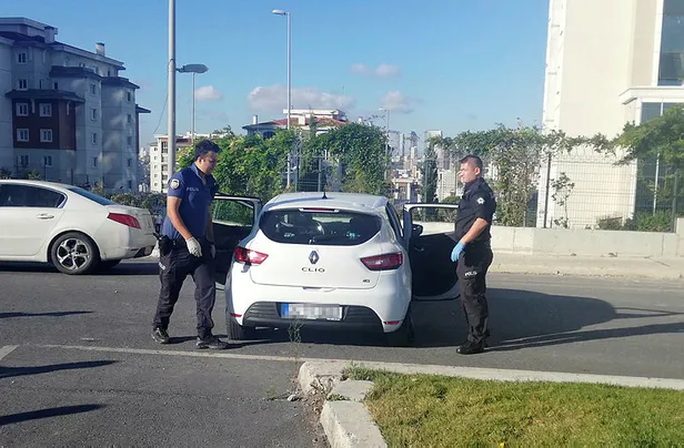 Avcılar'da hareketli dakikalar! Polisten kaçan araç lastiklerine ateş açılarak durduruldu-1