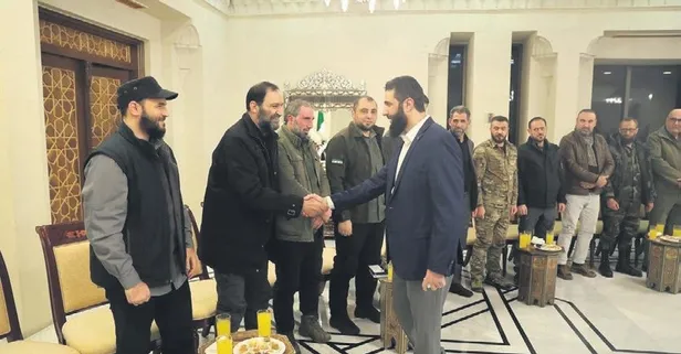 Ahmed eş-Şara: "Tüm muhalif gruplar kendini feshedecek"