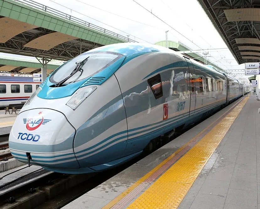 Bakan Arslan’dan YHT müjdesi