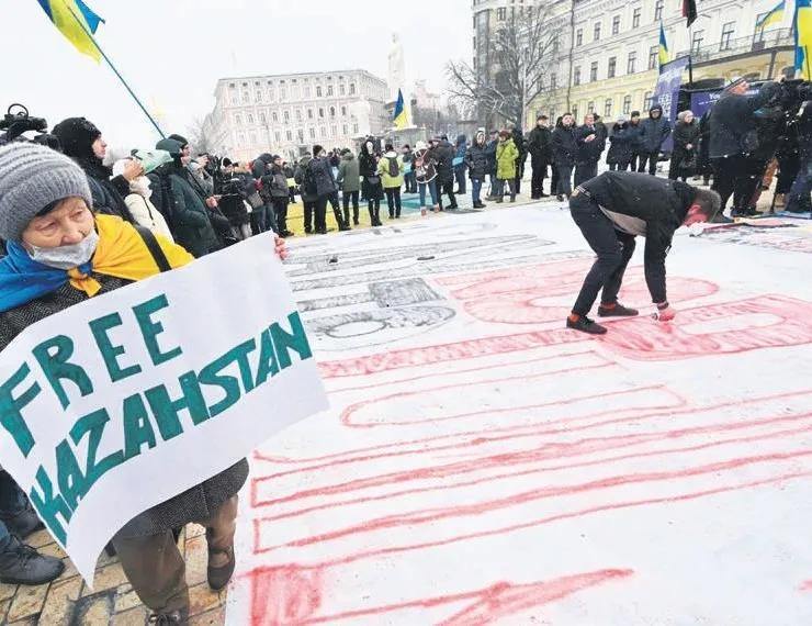 Kazakistan’da yabancı el!