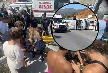 Turistleri taşıyan midibüs devrildi