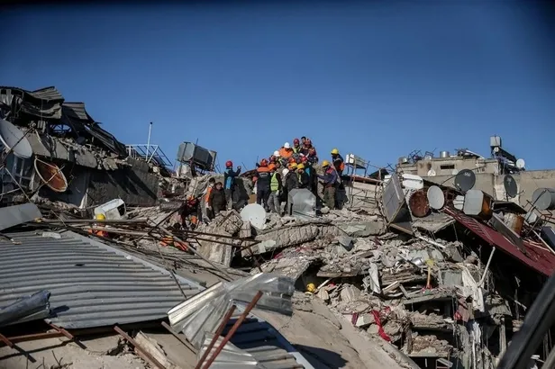 depreme-yardim-eden-ulkeler-listesi-2023-hangi-ulke-ne-yardim-gonderiyor-dunyadan-turkiyeye-buyuk-destek-1676196507346.jpeg Depreme yardım eden ülkeler listesi 2023! Dünyadan Türkiye'ye büyük destek! Hangi ülke, ne yardım gönderiyor?-16