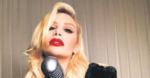 Irem Derici Superstar Ajda Pekkan In Gencligini Canlandirdi Takvim