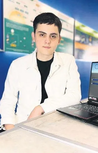 Liseli Emirhan Kurtuluş tarih yazdı! Beyin ameliyatlarında doktor hatasını en aza indiren yapay zeka projesi yaptı