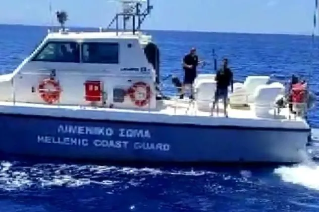 Ege'de Türk balıkçılar Yunan askerlerinin taşlı ve plastik mermili saldırısına uğradı