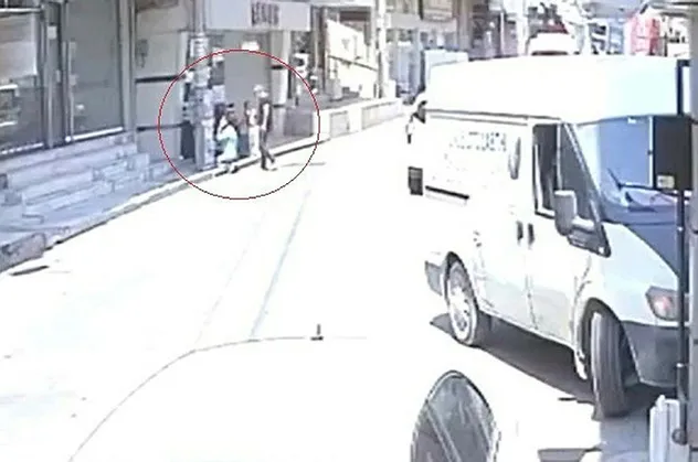 İzmir'de anaokulunda "kayıp" skandalı! 3 çocuk yok oldu aileler harekete geçti