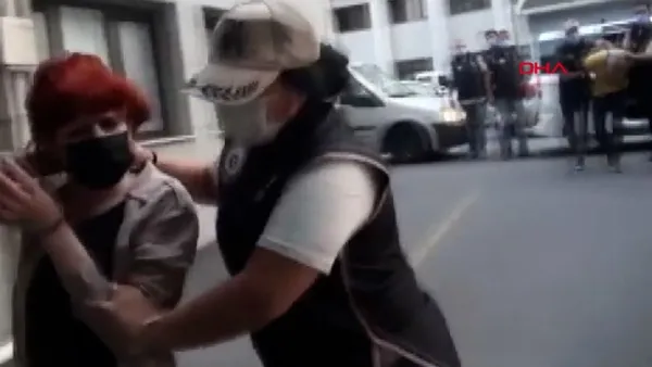 son-dakika-pkkli-sevgilisi-olan-hdpli-semra-guzel-sahte-pasaportla-kacmaya-calisirken-yakalandi-1662139170614.jpg SON DAKİKA: PKK'lı sevgilisi olan HDP'li Semra Güzel sahte pasaportla kaçmaya çalışırken yakalandı-4