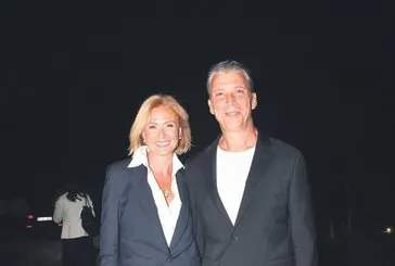 Bülent Şakrak ile boşanan Ceyda Düvenci, Güçlü Mete ile ikinci baharında! Yüzünde güller açıyor