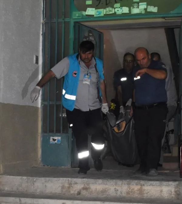 Kan donduran cinayet! Adıyaman'daki cinayetten etkilenip eşini keserle öldürdü!-1