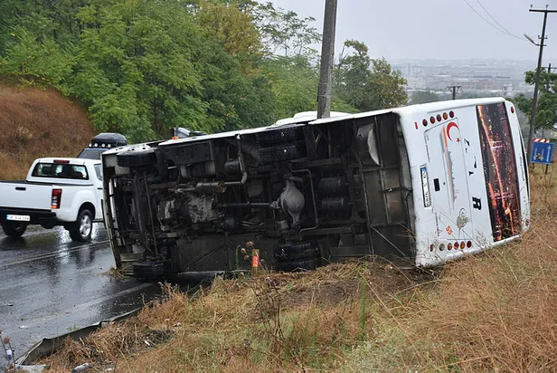 son-dakika-haberi-tekirdagda-isci-midibusu-devrildi-yaralilar-var-1597908129739.jpg Son dakika: Tekirdağ'da işçi midibüsü devrildi! 10 kişi yaralandı-1