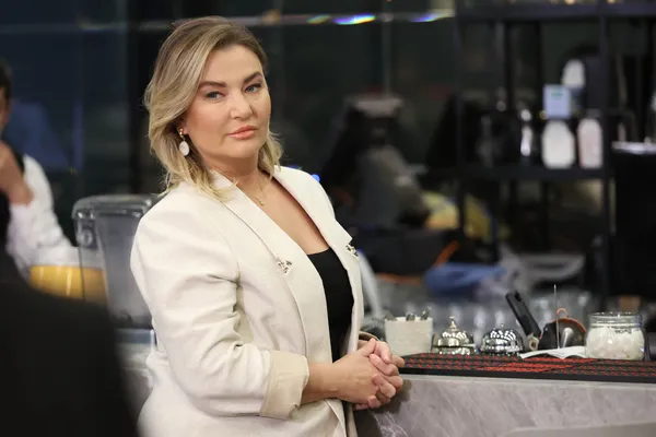 kardeslerim-88-bolumde-neler-olacak-detaylar-ortaya-cikti-sevval-ve-akif-birlik-oluyor-1682676313378.jpg Kardeşlerim 88. bölümde neler olacak? Detaylar ortaya çıktı: Şevval ve Akif birlik oluyor!-4