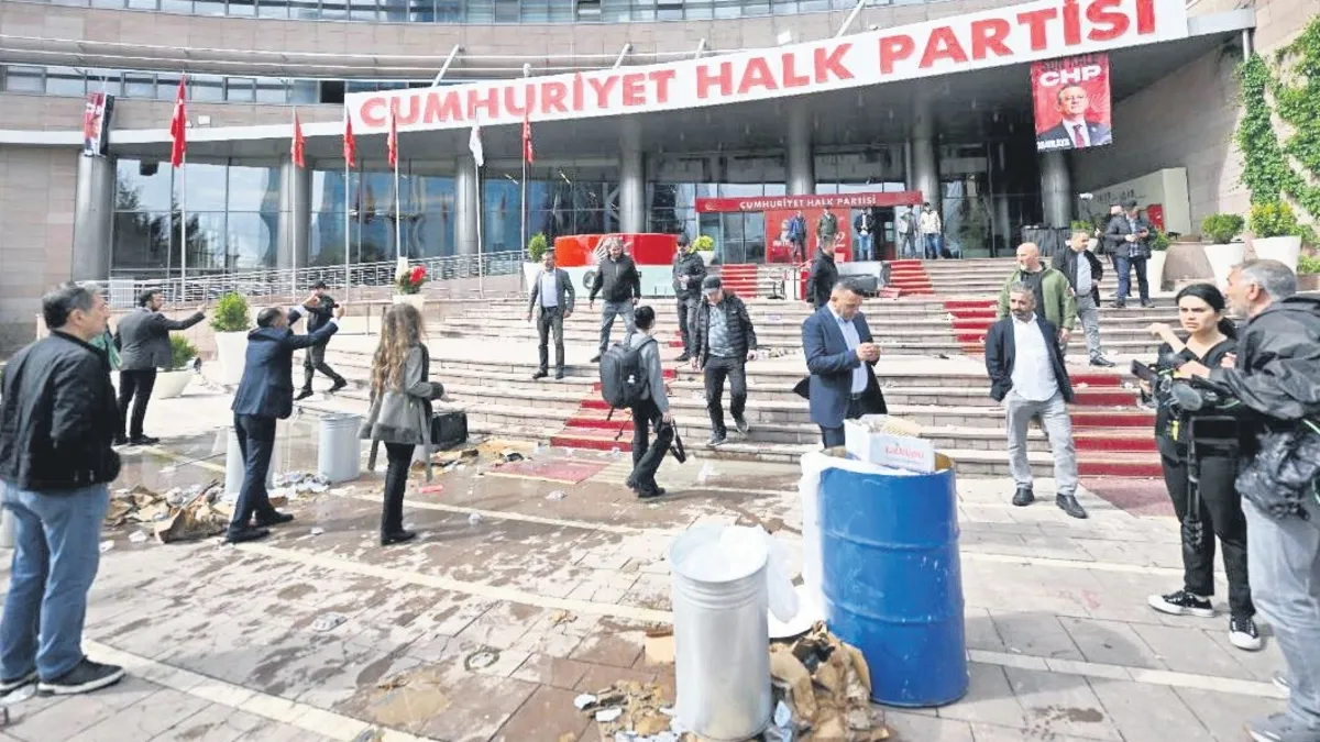 CHP ve Yeni Parti’nin üye kavgası büyüyor: 1.9 mil…