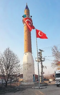 Minaresi var cami yok