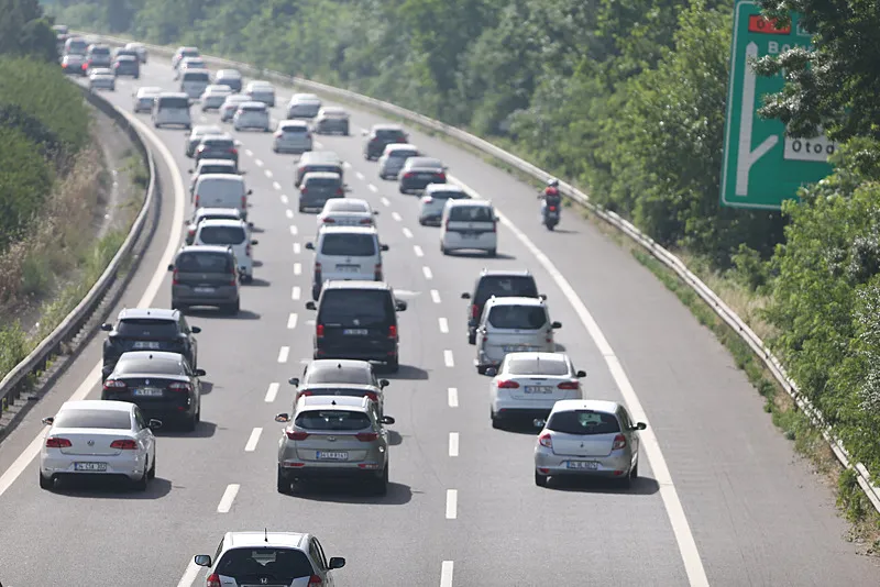 Akın akın gidiyorlar! Kurban Bayramı trafiği böyle görüntülendi | HARİTALI YOL DURUMU - 18