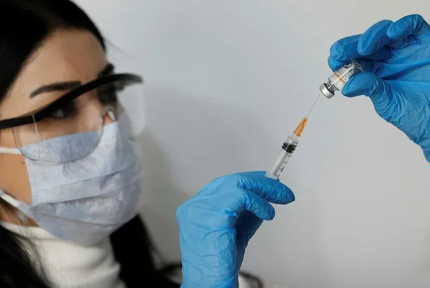 Tedbirler etkisini gösterdi! Koronavirüste ağır hasta sayısı yaklaşık 3 ay sonra 2 binin altına indi-6