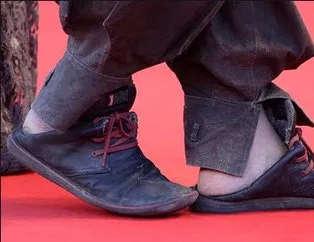 Bu ayakkabıların sahibi ünlü yönetmen koronadan öldü