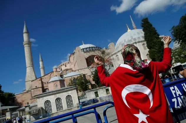 Engin Ardıç'tan dikkat çeken yazı: Ayasofya'nın müzeye çevirilmesi çok mu gerekliydi?