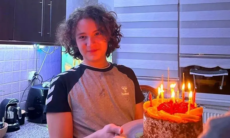 okul-katliamina-poligonda-hazirlik-incel-cani-isa-arasin-polis-babasi-ugur-mersinli-dokuldu-hedef-alarak-atis-1776333347551.jpeg Okul katliamına poligonda hazırlık! "İncel" cani İsa Aras'ın polis babası Uğur Mersinli döküldü: "Hedef alarak atış yap dedim"-5