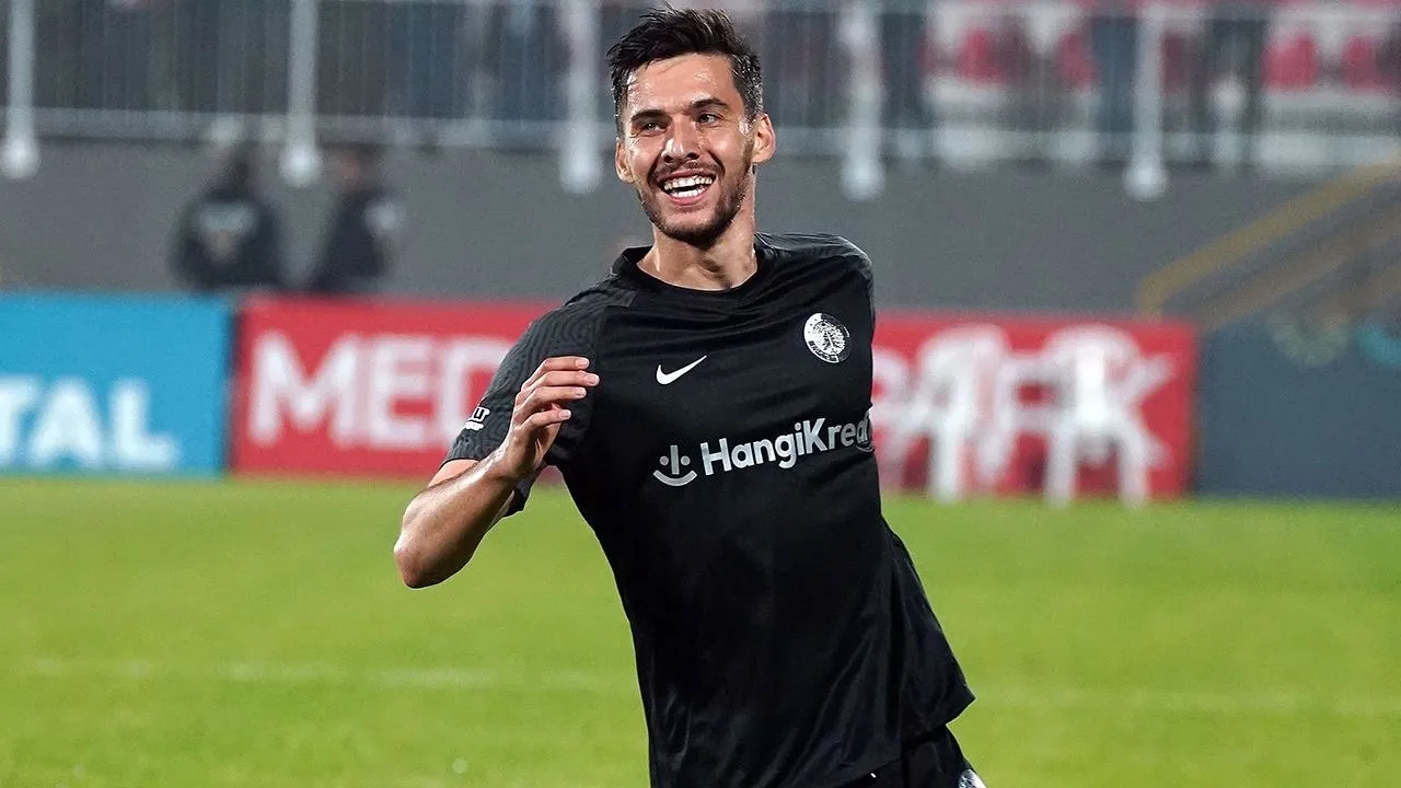 Fenerbahçe'de Jose Mourinho neşteri vuruyor! Yepyeni bir takımla hedef şampiyonluk... İşte istemediği isimler - 36