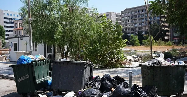 İzmir'de sokaklar yeniden çöplüğe döndü! Vatandaşlar CHP'li belediyelere isyan etti: "Fareler cirit atıyor"