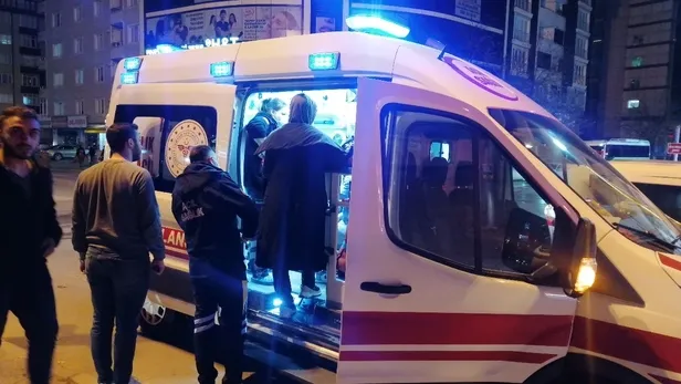 fena-kaza-iki-motosikletli-carpisti-1637002183213.jpg Fena kaza! İki motosikletli çarpıştı-5
