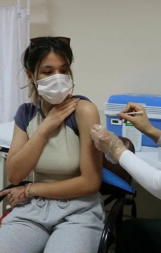 Koronavirüs geçirenler iki doz aşı olabilecek mi? Son dakika gelişmesi