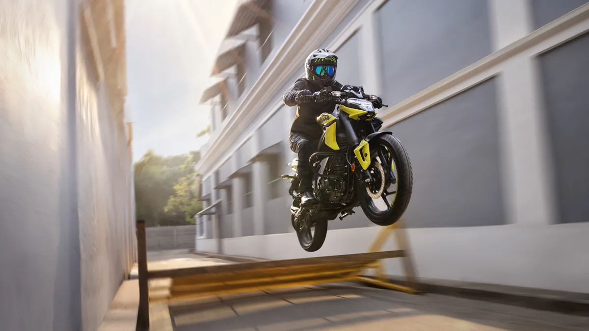 Bajaj Pulsar N125 genç sürücüler için Kuralkan ile Türkiye’de!