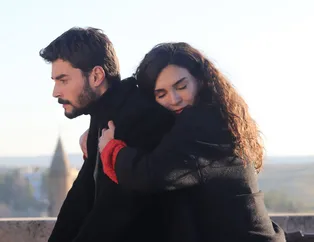 Hercai yine zirvede! Aşk sahneleri geceye damgasını vurdu