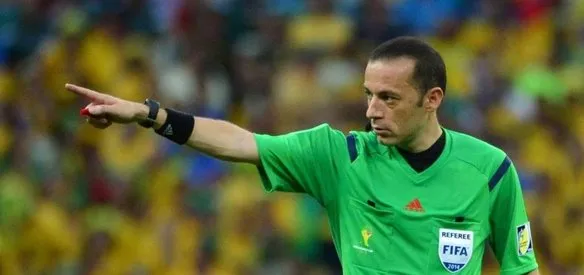 Uluslararası Futbol Tarihi ve İstatistikleri Federasyonu (IFFHS), Cüneyt Çakır'ı, 2014 yılının en iyi 8. hakemi seçti.